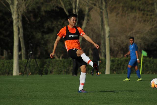 哈登26+11快船逆转热火回第6 活塞险胜尼克斯