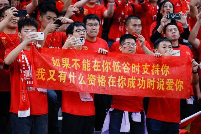 文班28+13+7+5马刺终结雷霆6连胜 篮网擒老鹰